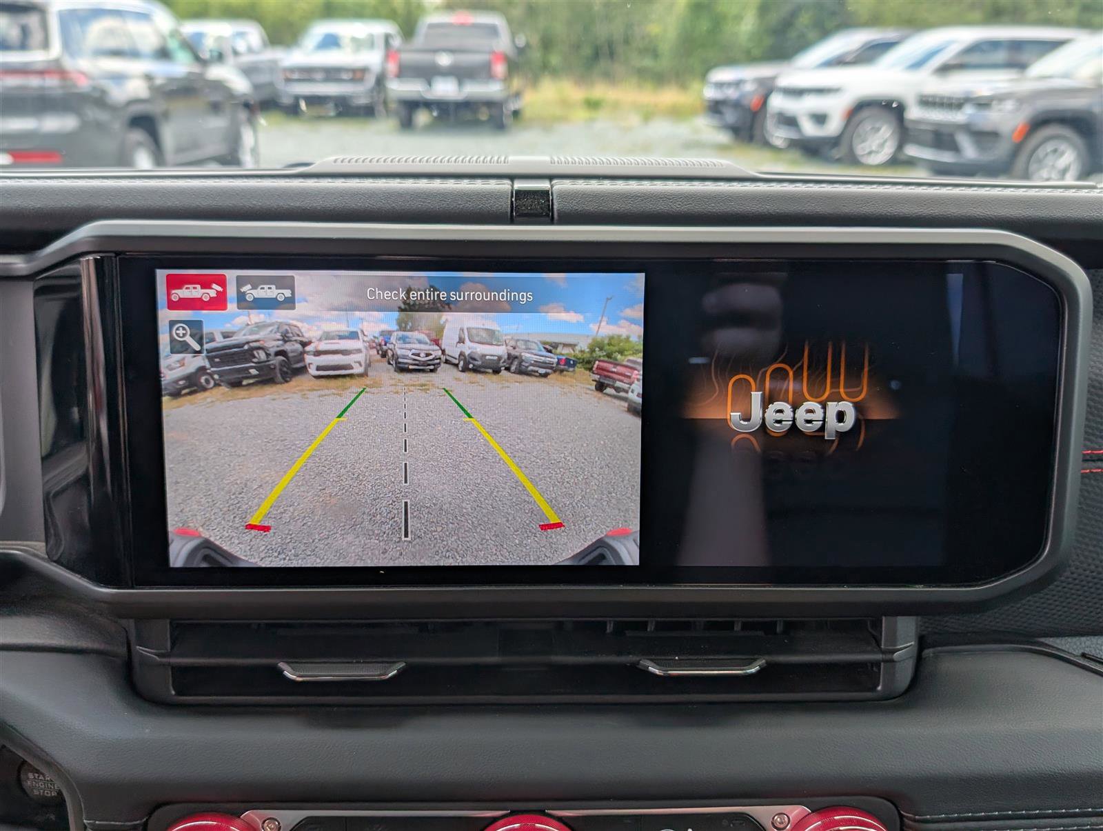 Used 2024 Jeep Gladiator Rubicon image 30