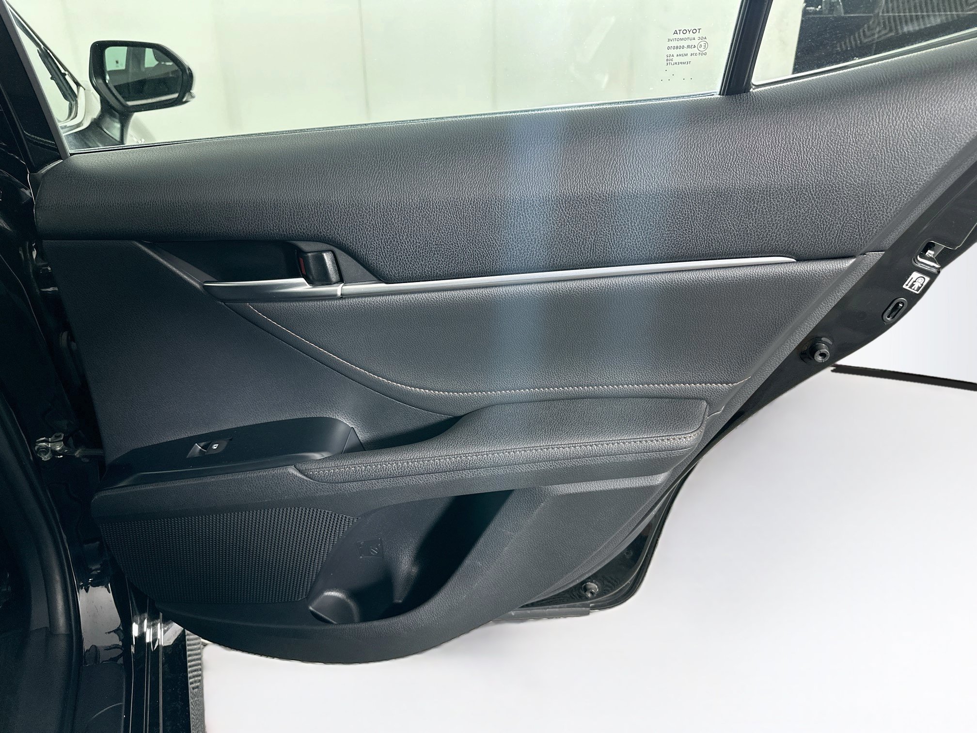 Used 2018 Toyota Camry XLE FWD image 28