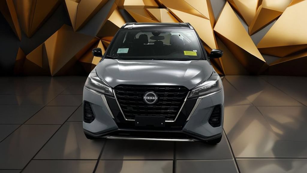 Certified 2024 Nissan Kicks SR FWD image 2