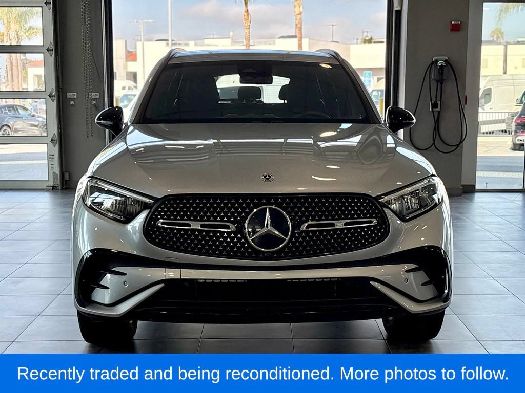 Used 2025 Mercedes-Benz GLC 300 4MATIC image 11
