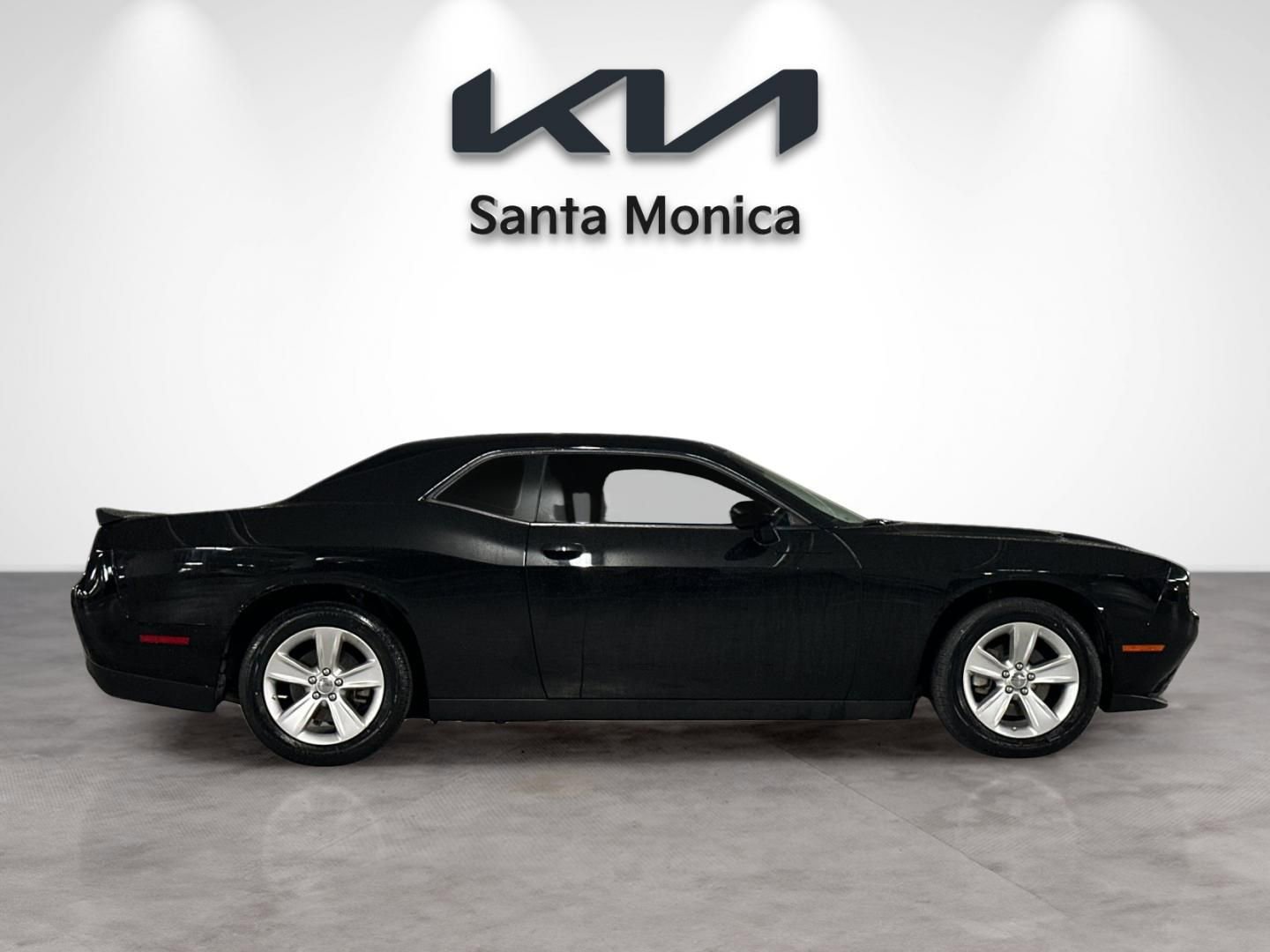 Used 2023 Dodge Challenger SXT image 7