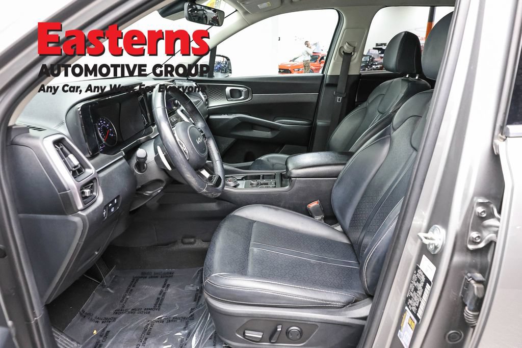 Used 2023 Kia Sorento EX AWD/4WD image 14