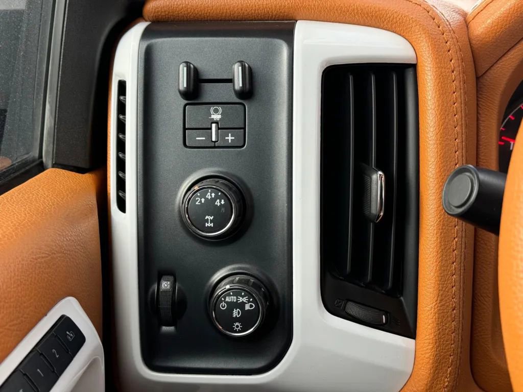 Used 2016 GMC Sierra 2500 Denali w/ Duramax Plus Package image 19