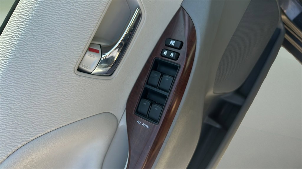 Used 2012 Toyota Sienna XLE w/ Entertainment Pkg image 18