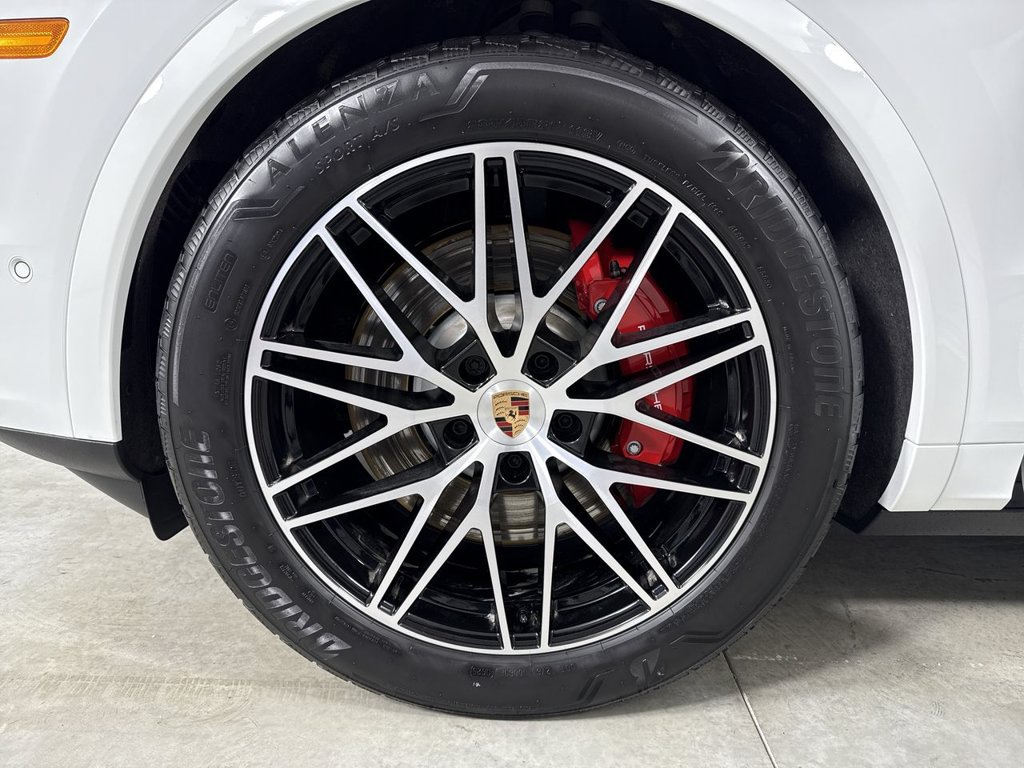 Certified 2025 Porsche Cayenne S AWD/4WD image 13