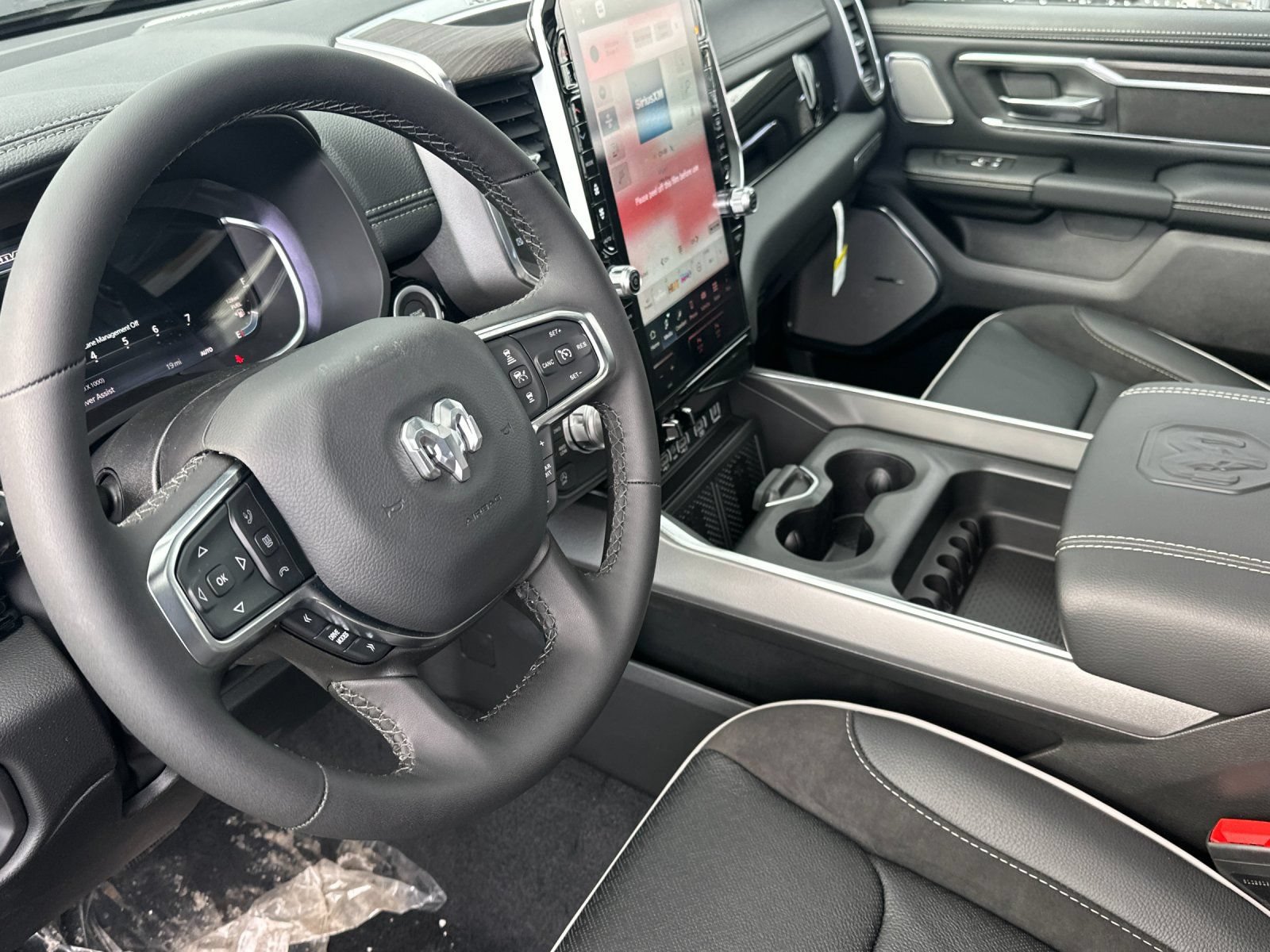 New 2026 RAM 1500 Laramie AWD/4WD image 10