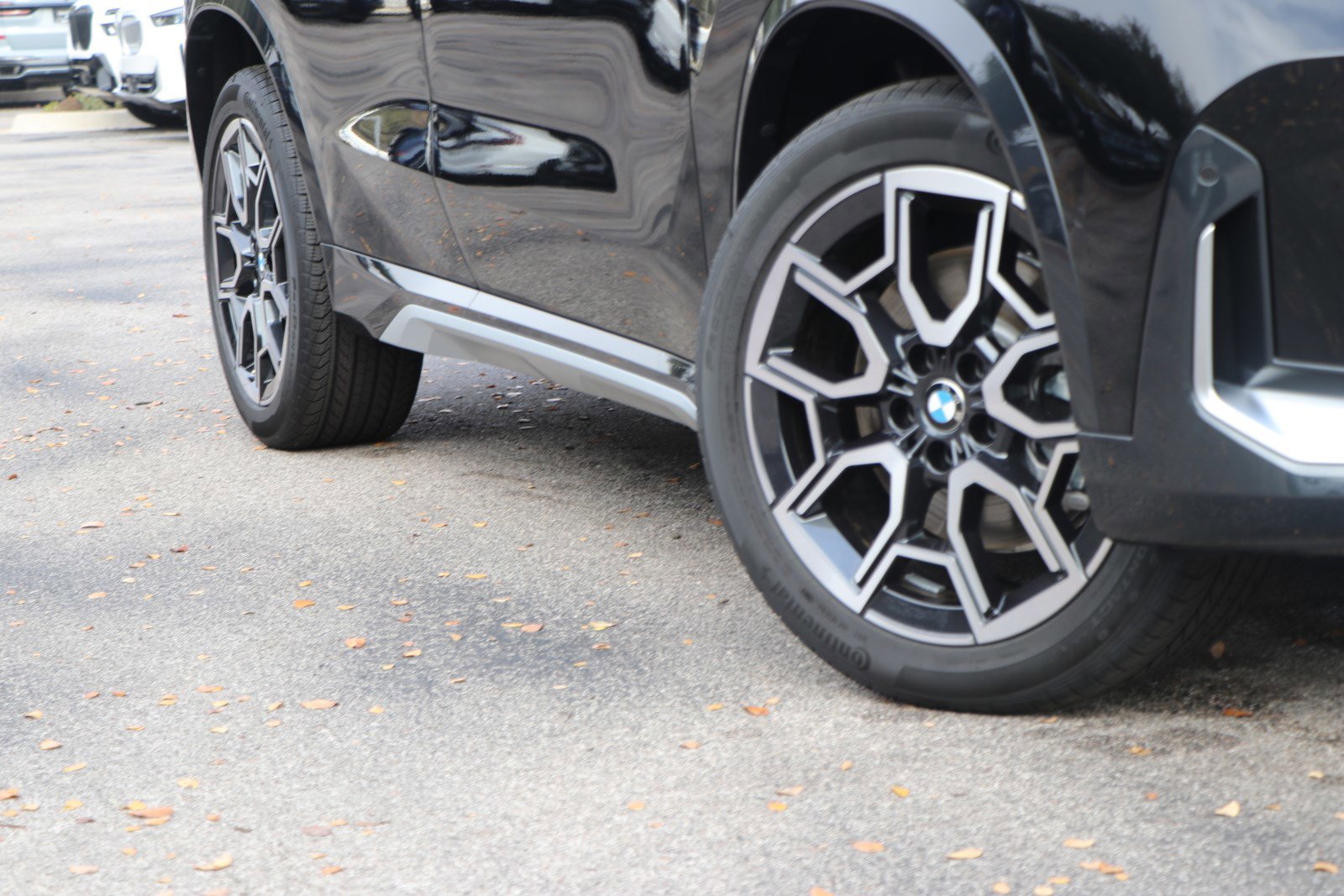 Certified 2025 BMW X1 xDrive28i w/ Technology Package image 3