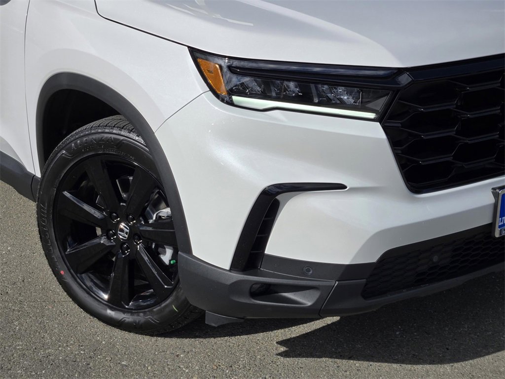 New 2025 Honda Pilot Black Edition image 9