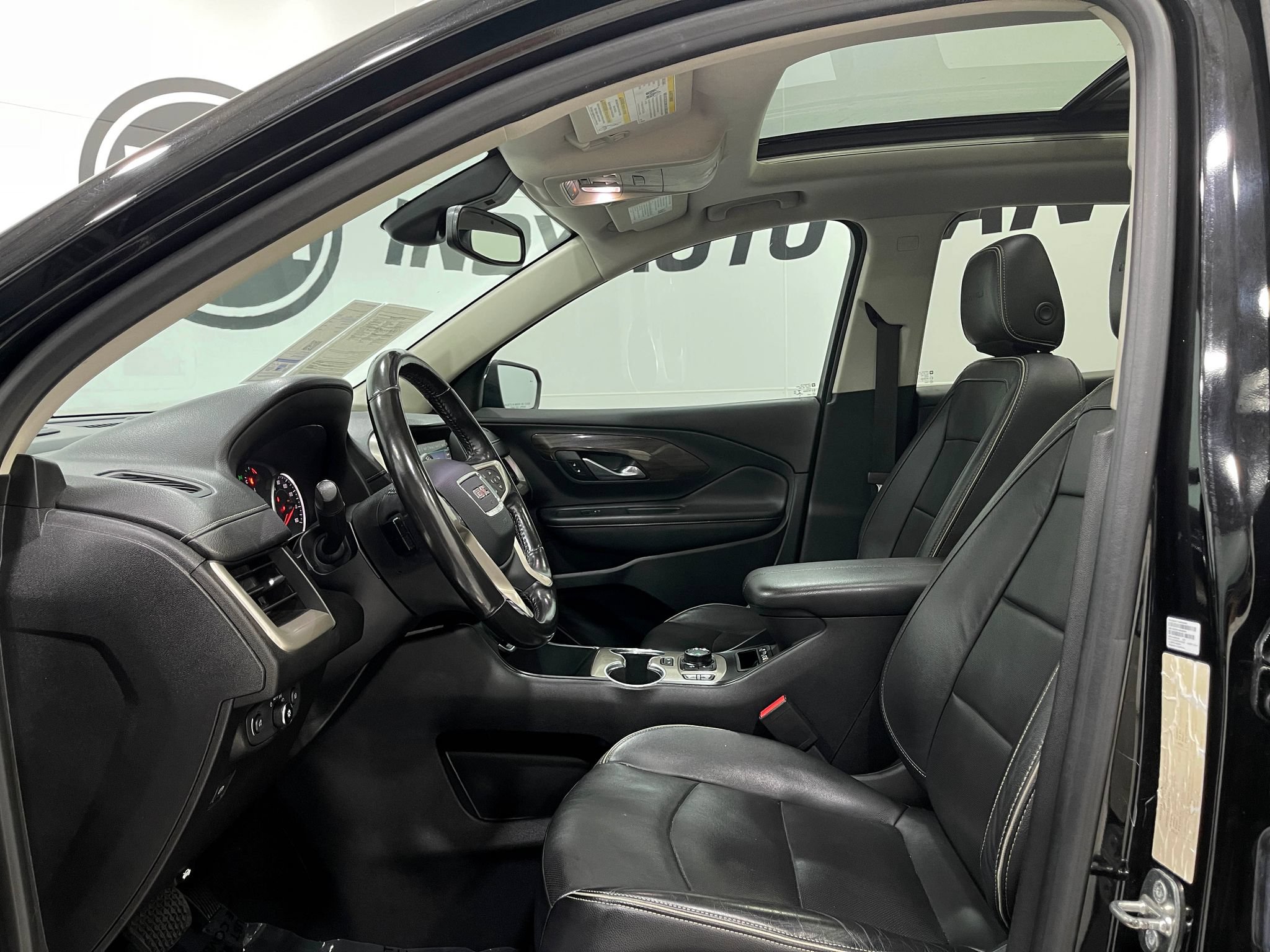 Used 2019 GMC Terrain Denali w/ GMC Pro Grade Package AWD/4WD image 13