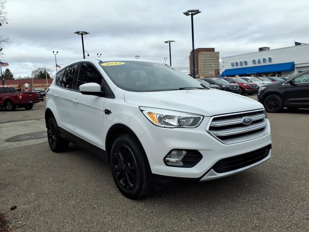 Certified 2019 Ford Escape SE image 3