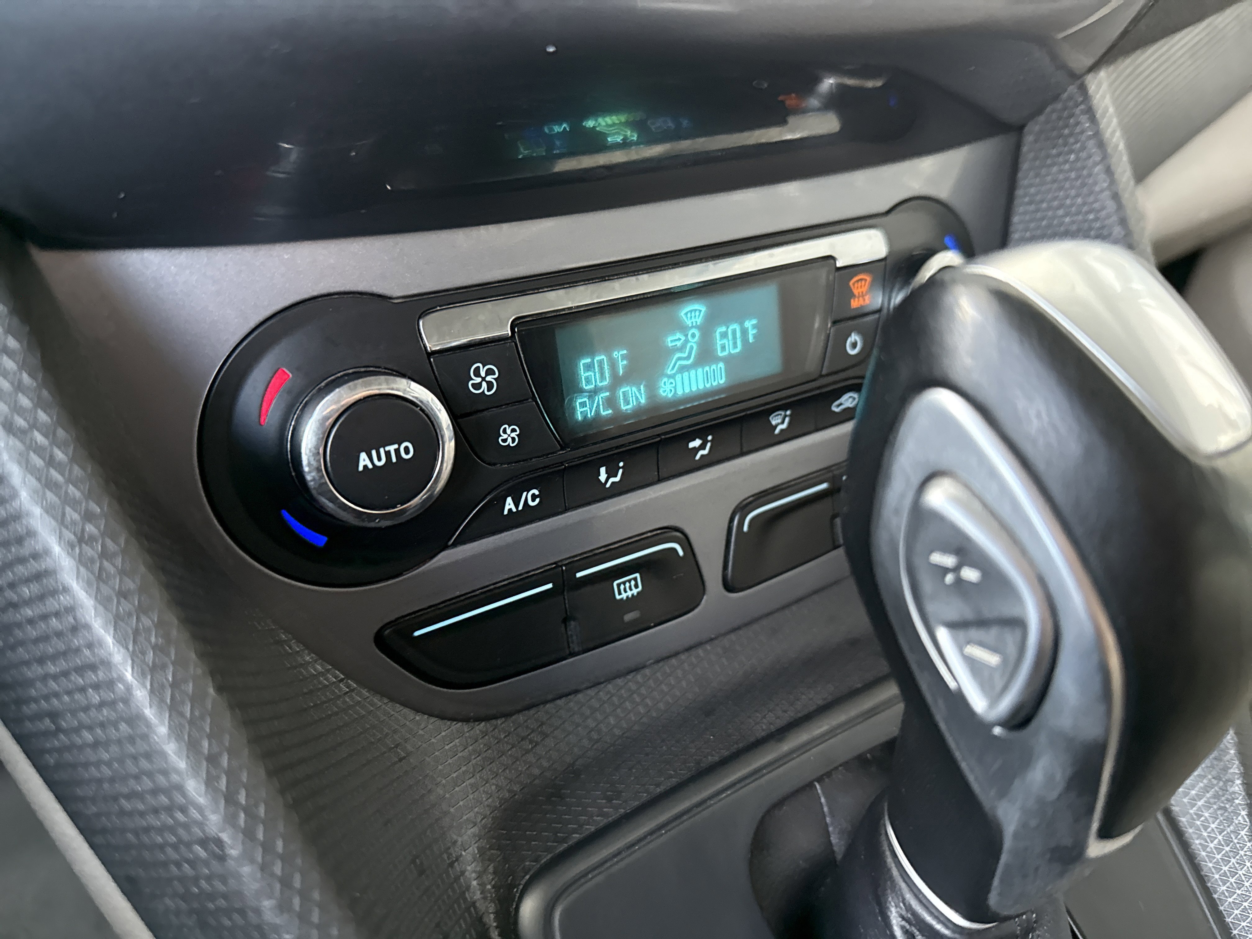 Used 2015 Ford Transit Connect Titanium image 27