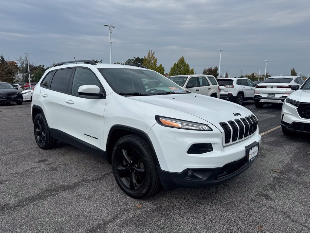 Used 2015 Jeep Cherokee Latitude w/ Cold Weather Group AWD/4WD image 9