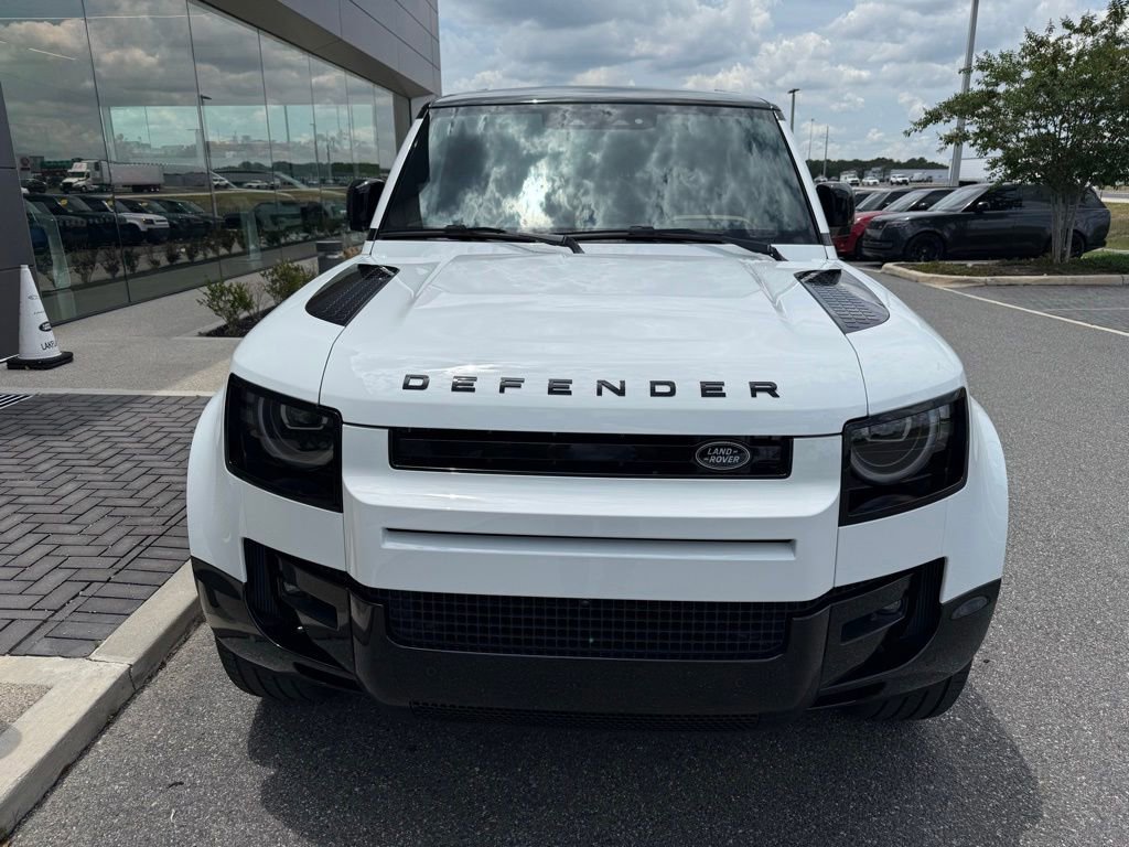 New 2026 Land Rover Defender 110 X-Dynamic SE AWD/4WD image 2
