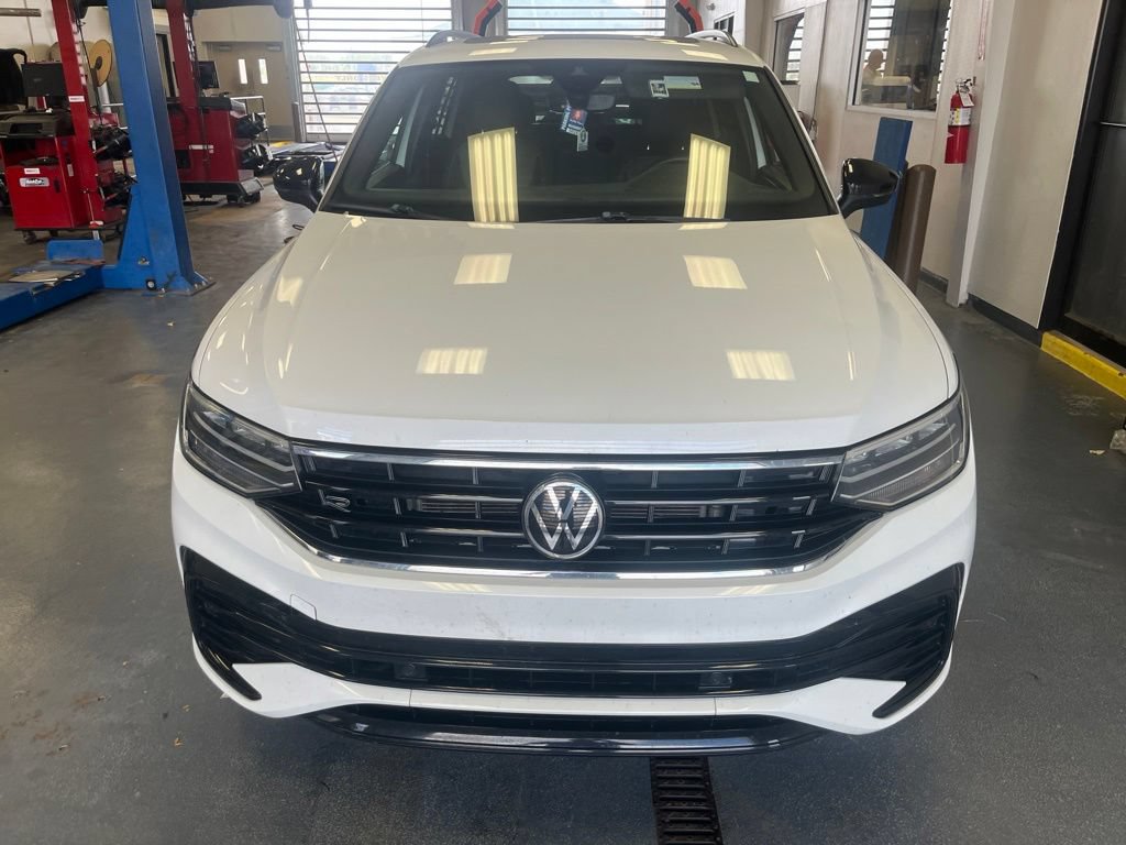 Used 2023 Volkswagen Tiguan SE R-Line AWD/4WD image 9