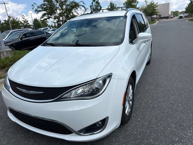 Used 2018 Chrysler Pacifica Touring-L FWD image 17
