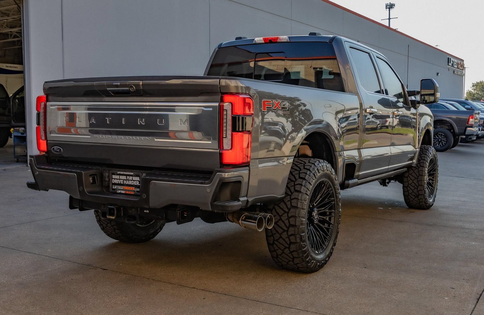 Used 2024 Ford F250 Platinum w/ FX4 Off-Road Package AWD/4WD image 10