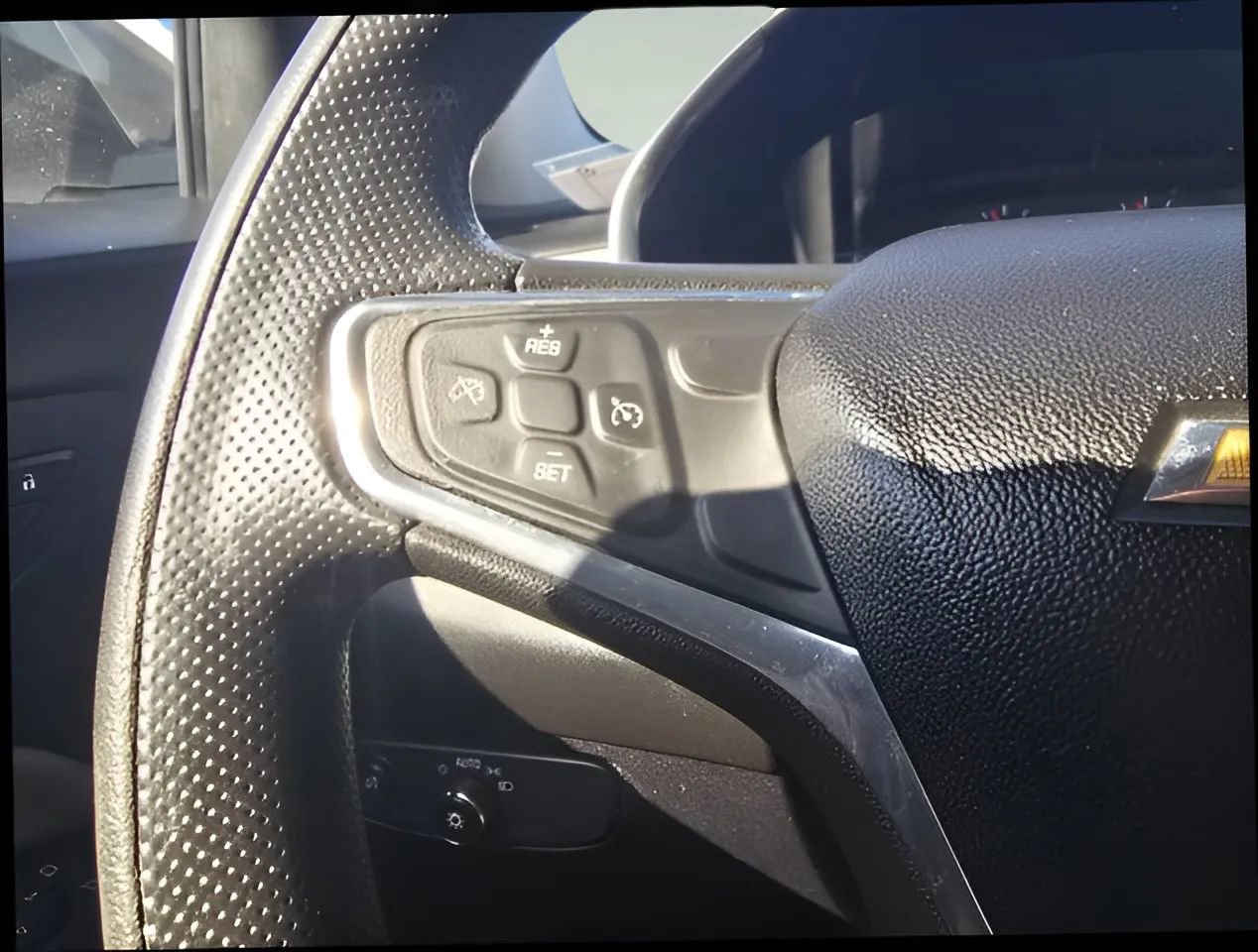 Used 2019 Chevrolet Equinox LS image 23