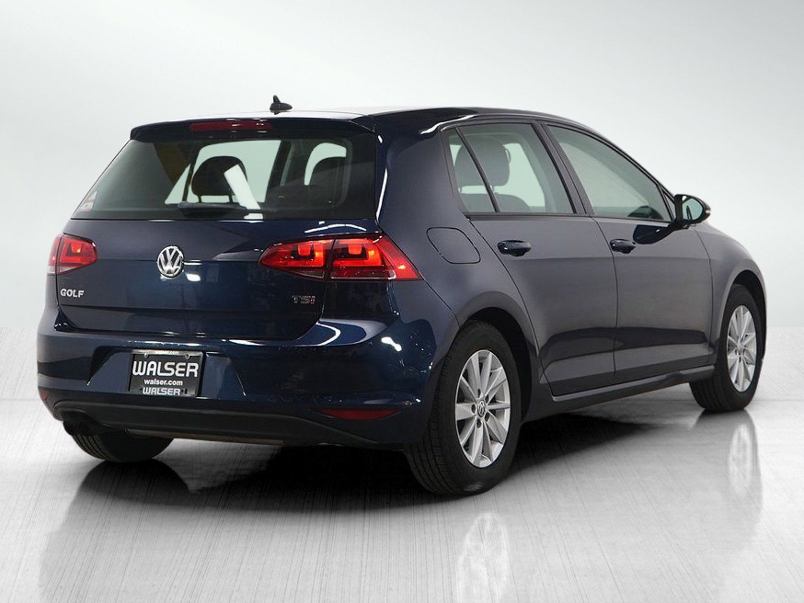 Used 2015 Volkswagen Golf SE image 5