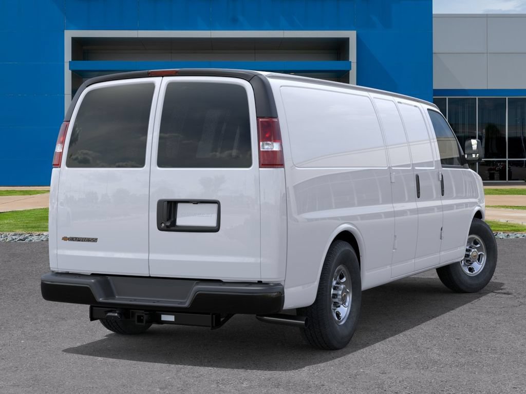 New 2025 Chevrolet Express 3500 Extended RWD image 4