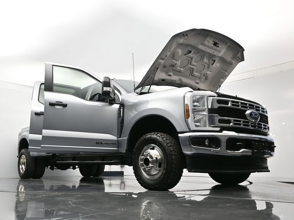Used 2024 Ford F350 XLT image 47