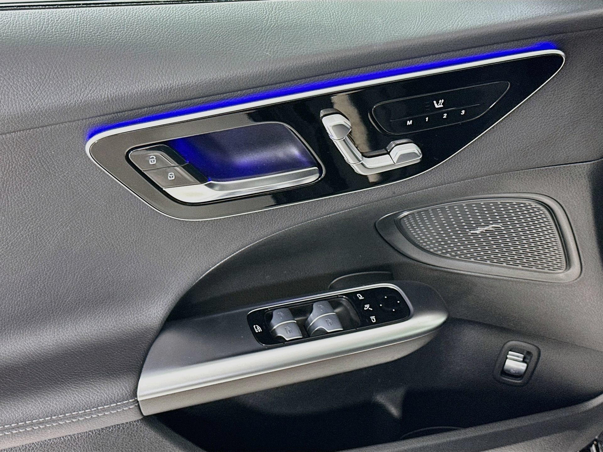 Used 2024 Mercedes-Benz C 300 Sedan image 18