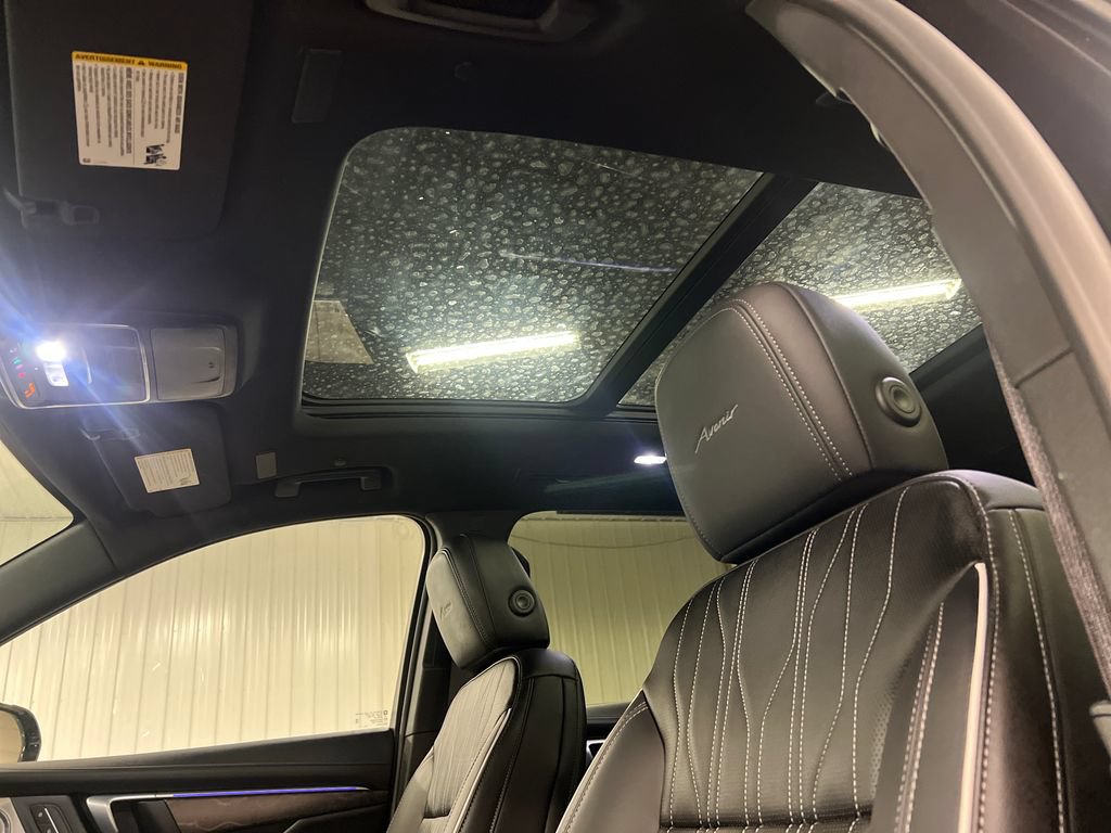 Certified 2025 Buick Enclave Avenir w/ Super Cruise Package AWD/4WD image 28