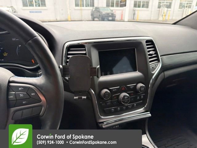 Used 2019 Jeep Grand Cherokee Laredo AWD/4WD image 11