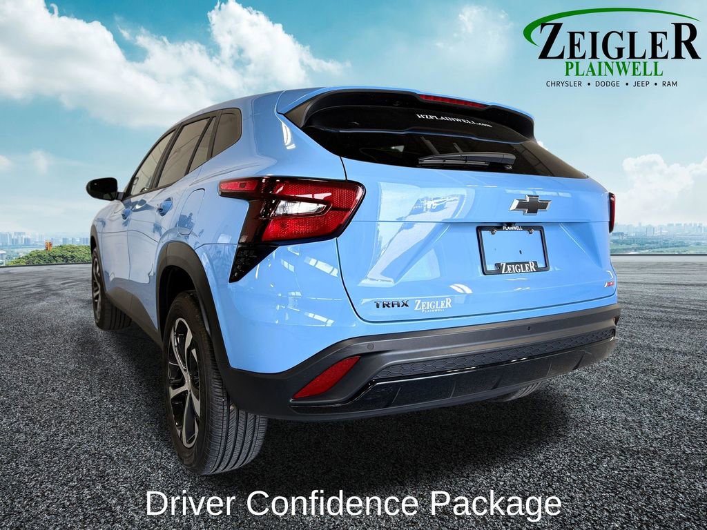 Used 2024 Chevrolet Trax RS w/ Driver Confidence Package image 4