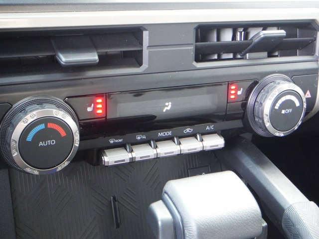 Used 2025 Toyota Tacoma TRD Off-Road AWD/4WD image 29