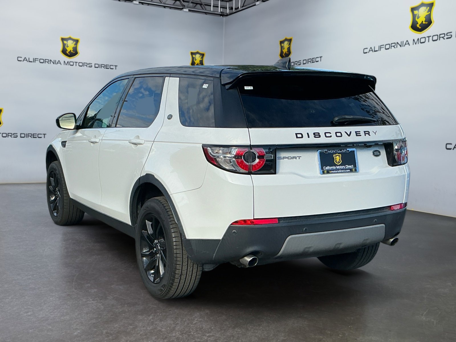 Used 2018 Land Rover Discovery Sport SE image 3