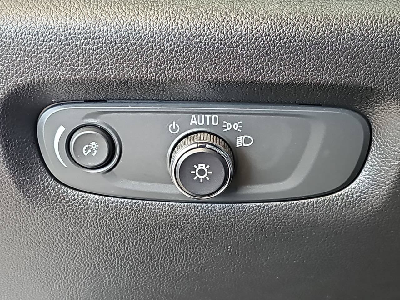 Certified 2023 Chevrolet Traverse LT FWD image 31