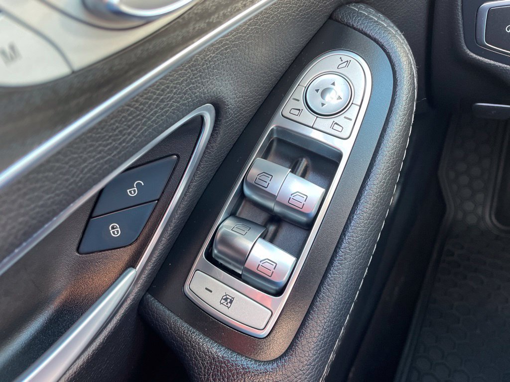 Used 2016 Mercedes-Benz C 300 4MATIC Sedan image 25