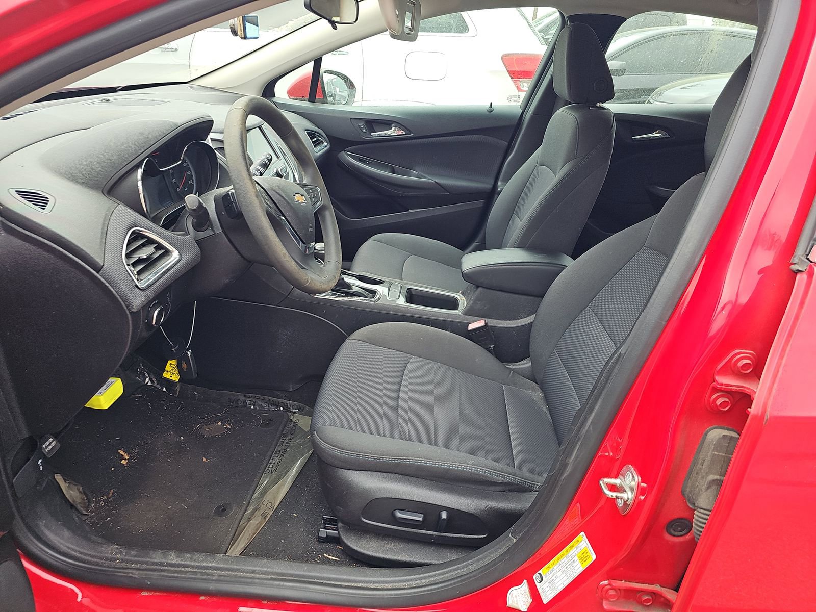 Used 2018 Chevrolet Cruze LT w/ Convenience Package image 14