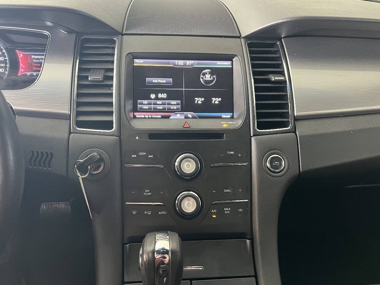 Used 2013 Ford Taurus SEL FWD image 10