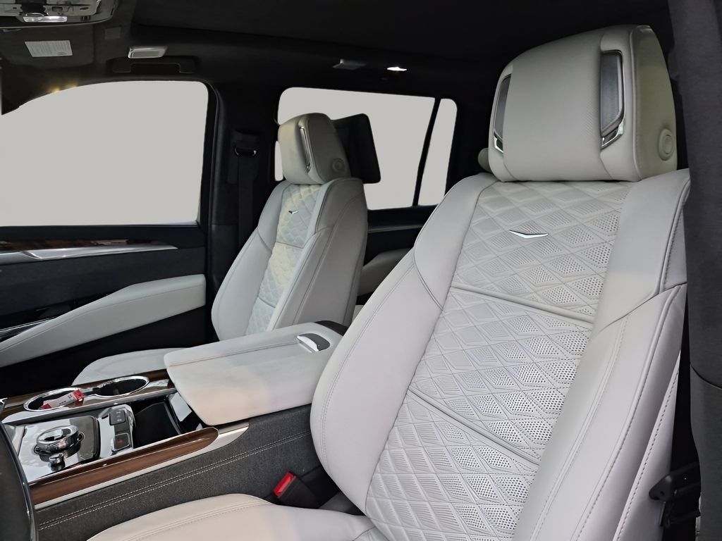 New 2026 Cadillac Escalade ESV Platinum Sport w/ LPO, ONYX Package AWD/4WD image 31