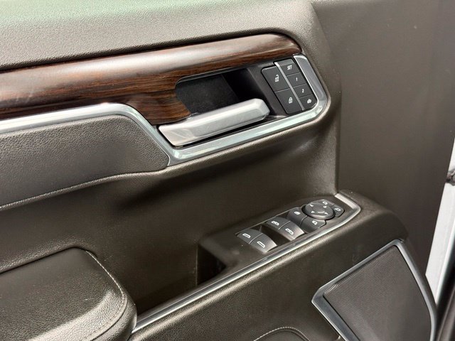 Used 2025 GMC Sierra 1500 SLT AWD/4WD image 19