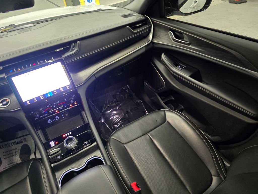 Used 2024 Jeep Grand Cherokee Limited 4xe image 43