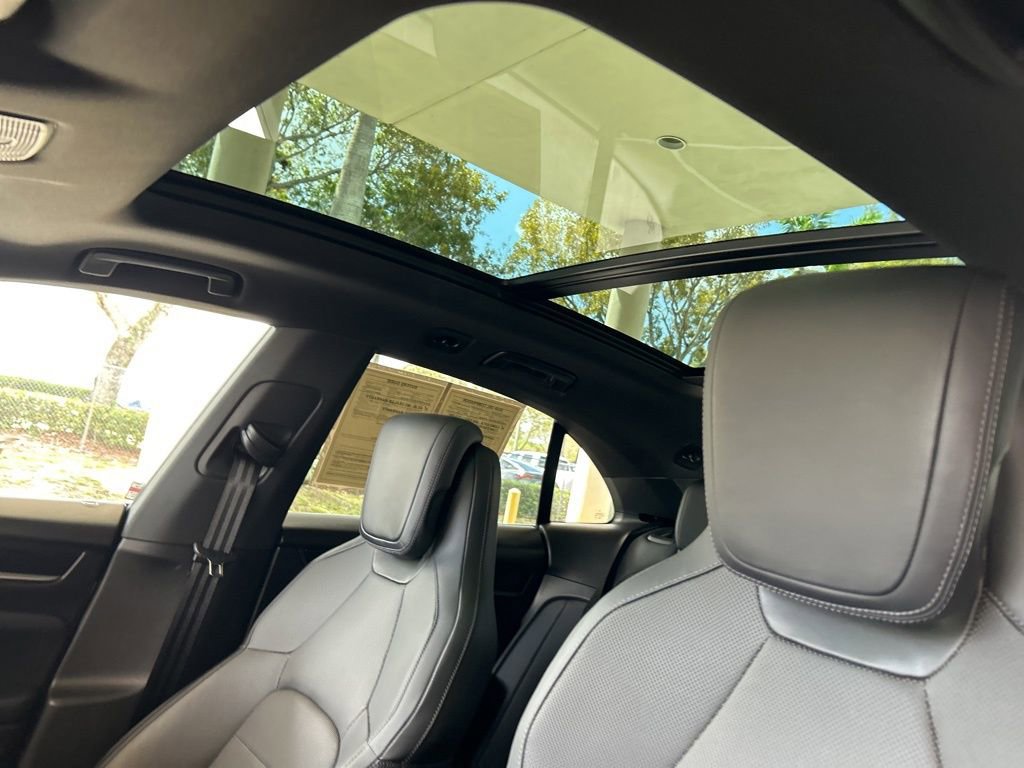 Used 2025 Porsche Macan Electric image 18