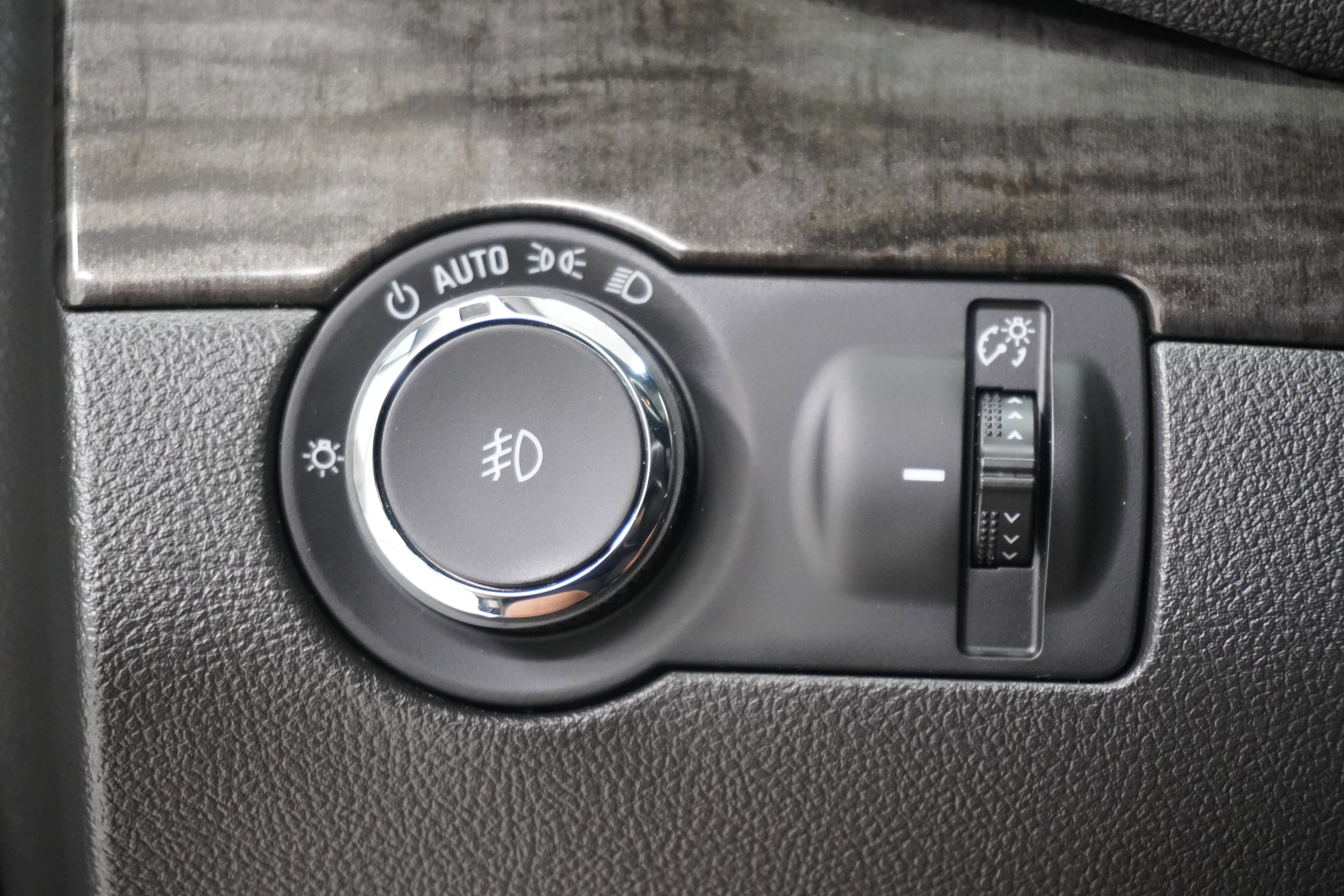 Used 2016 Buick Encore Premium w/ Experience Buick Package image 26