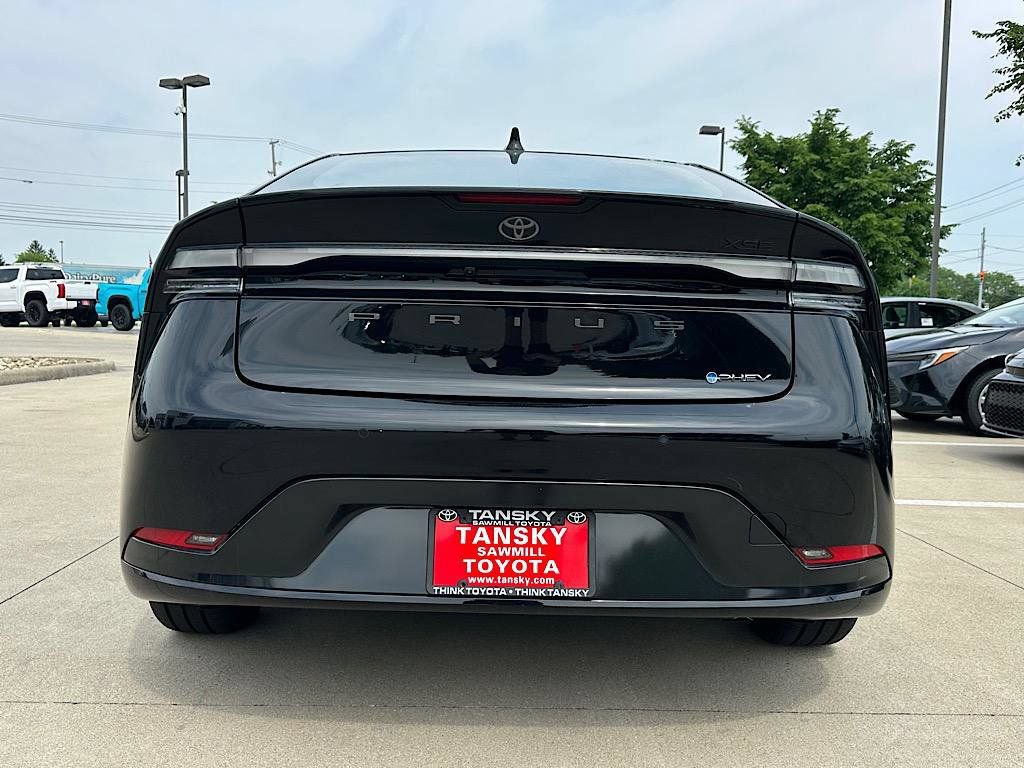 New 2026 Toyota Prius Plug-In Hybrid FWD image 4