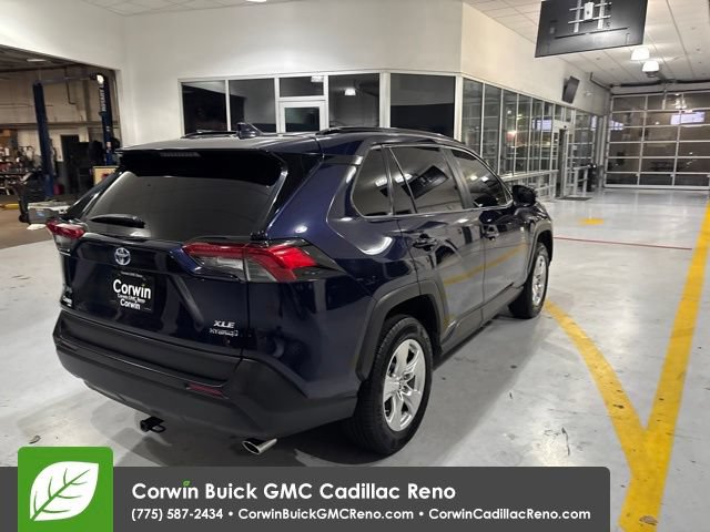 Used 2019 Toyota RAV4 XLE w/ Carpet Mat Package AWD/4WD image 8