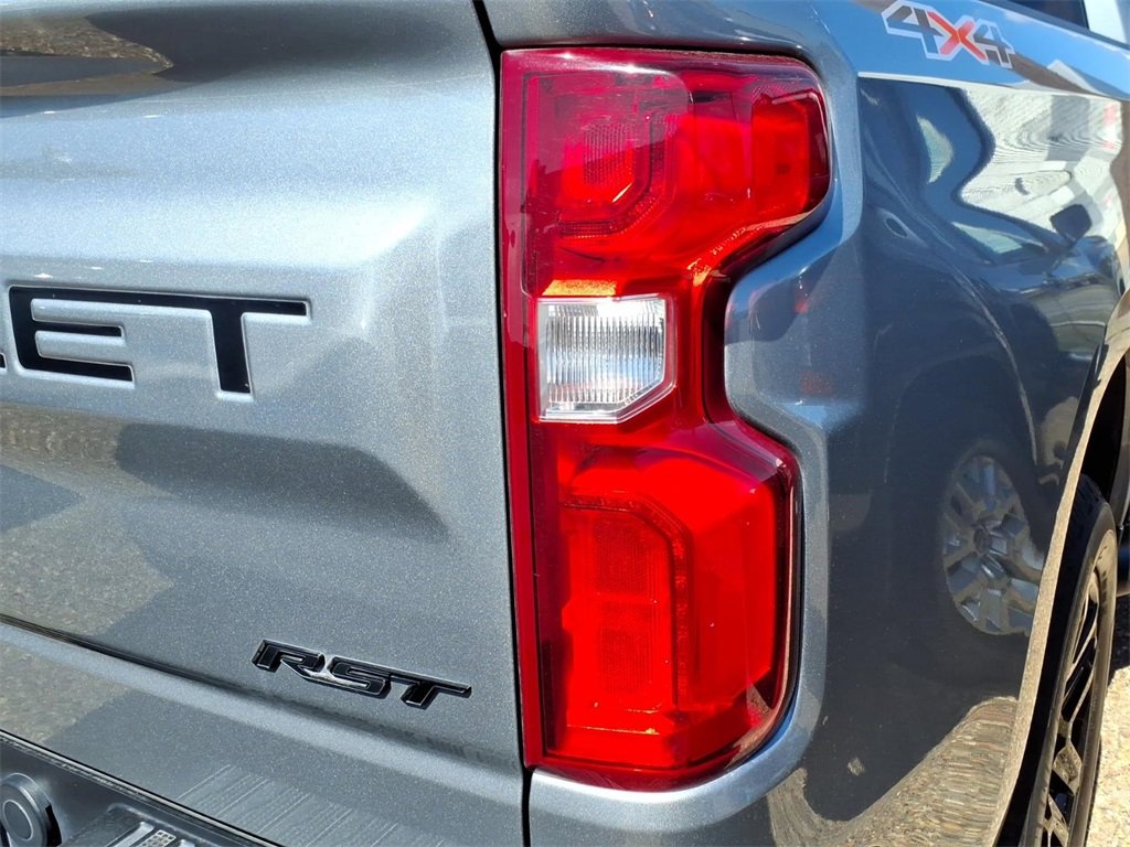 Used 2023 Chevrolet Silverado 1500 RST w/ Redline Edition image 7