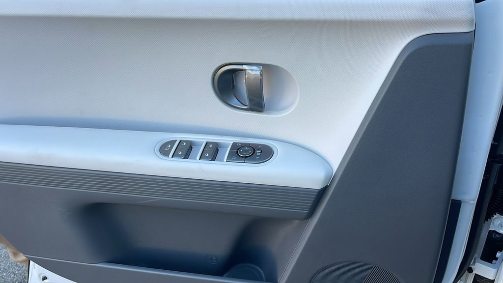 New 2026 Hyundai Ioniq 5 SE image 25