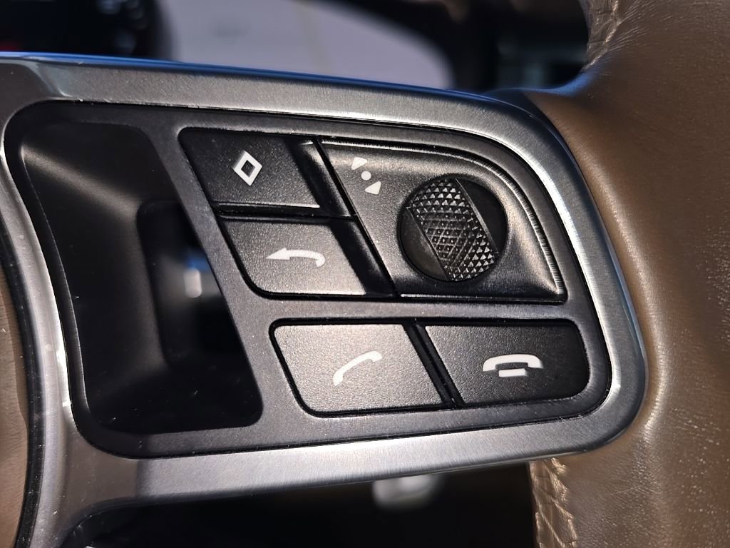 Used 2018 Porsche Panamera 4S image 19