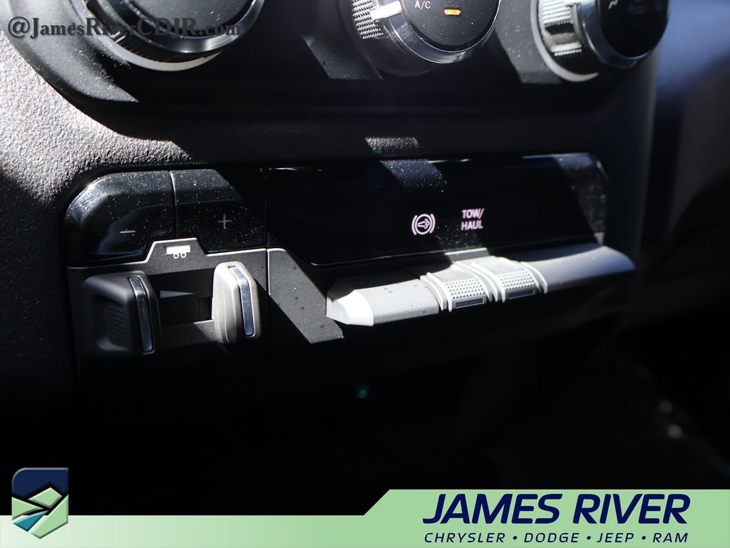 Used 2024 RAM 2500 Tradesman w/ Chrome Appearance Group image 37