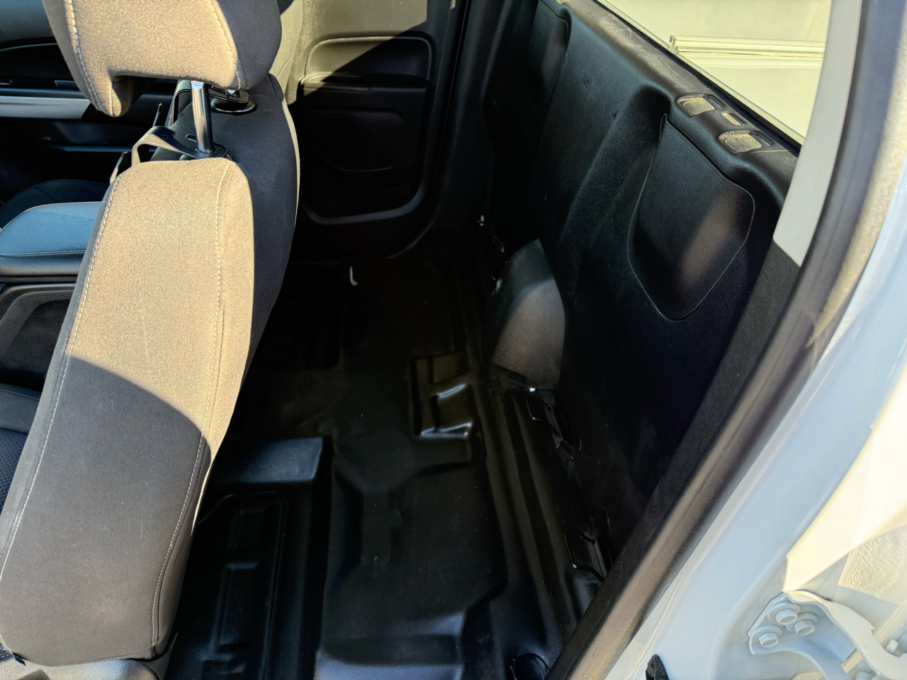 Used 2022 Chevrolet Colorado LT w/ Fleet Safety Package image 13