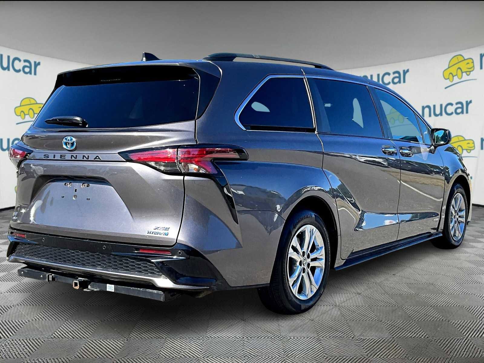 Used 2021 Toyota Sienna XSE image 6