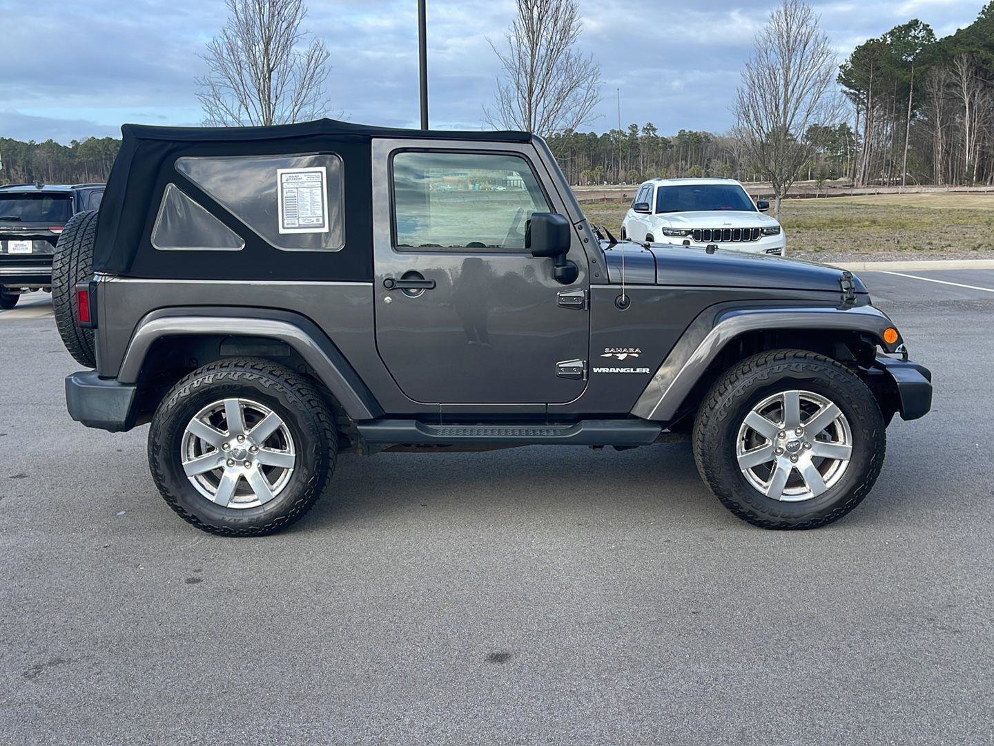 Used 2016 Jeep Wrangler Sahara w/ Connectivity Group image 8