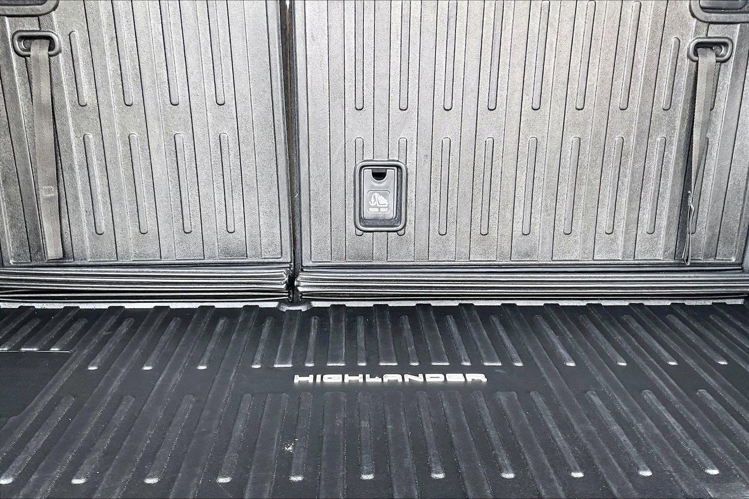 Used 2023 Toyota Highlander Platinum image 27