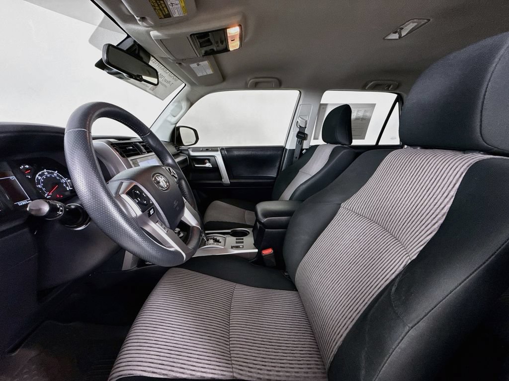 Certified 2022 Toyota 4Runner SR5 AWD/4WD image 22